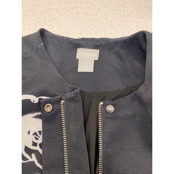 Chico’s black long sleeves, concealed zipper/snap Rose-Print Topper size 0(4-6) - Picture 15 of 15